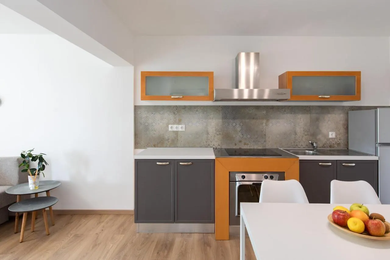 Apartmani Basic 1 Njivice Apartment